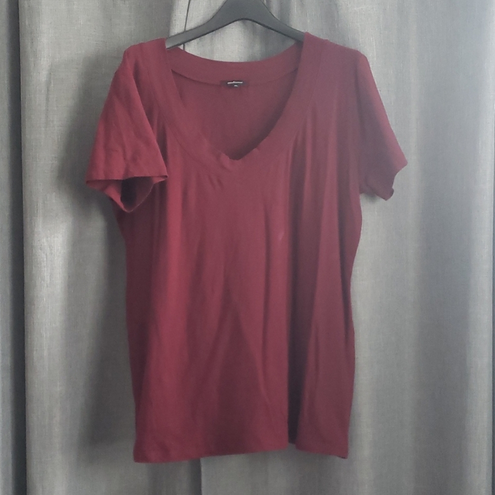 🌟bogo free - v neck top
